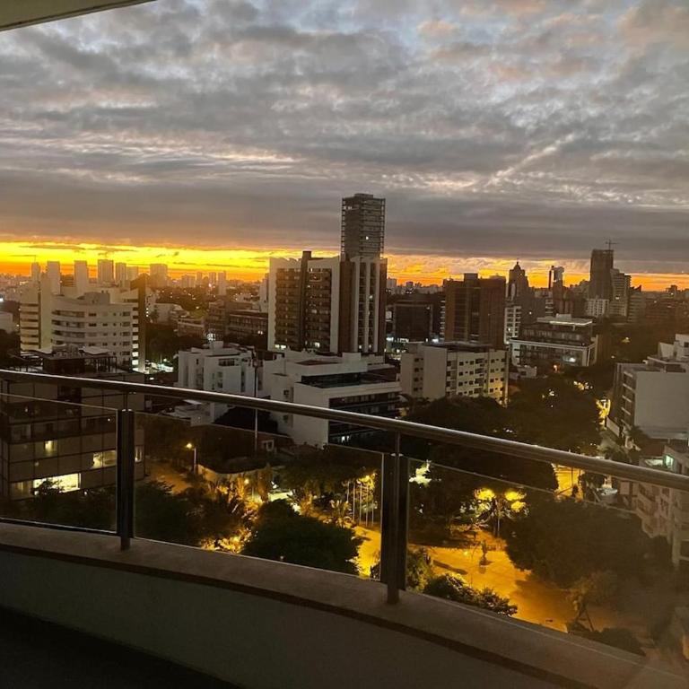 Bello departamento con hermosa vista en Equipetrol - Two-Bedroom Apartment - 30