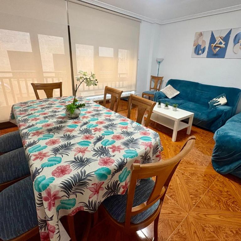 Residencial Leyra, Piso céntrico de 6 habitaciones, 8 camas - Apartment - 25