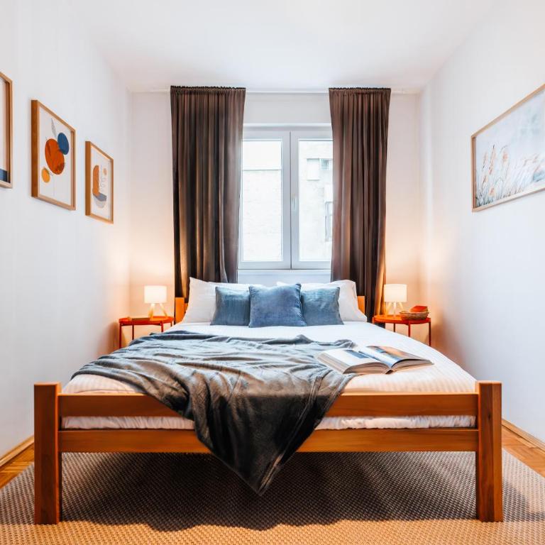 Indigo Spirit with Terrace & Foosball Old Town - Three-Bedroom Apartment with Balcony - 12