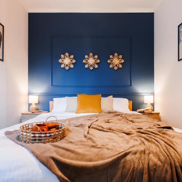Indigo Spirit with Terrace & Foosball Old Town - Three-Bedroom Apartment with Balcony - 35