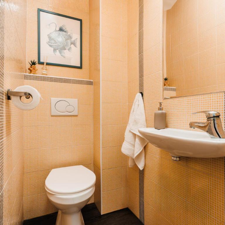 Indigo Spirit with Terrace & Foosball Old Town - Three-Bedroom Apartment with Balcony - 39