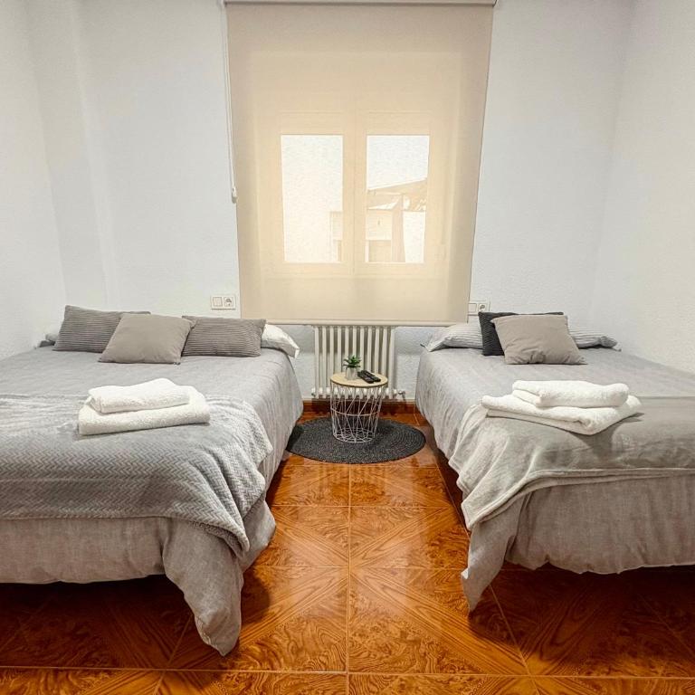 Residencial Leyra, Piso céntrico de 6 habitaciones, 8 camas - Apartment - 6