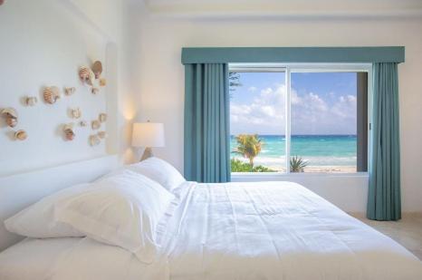 Xaman Ha beach House- steps from the beach! - Six-Bedroom House - 8