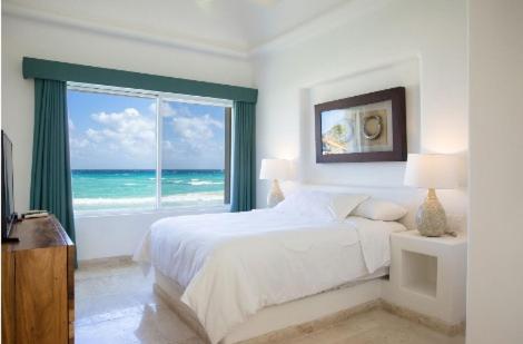 Xaman Ha beach House- steps from the beach! - Six-Bedroom House - 21