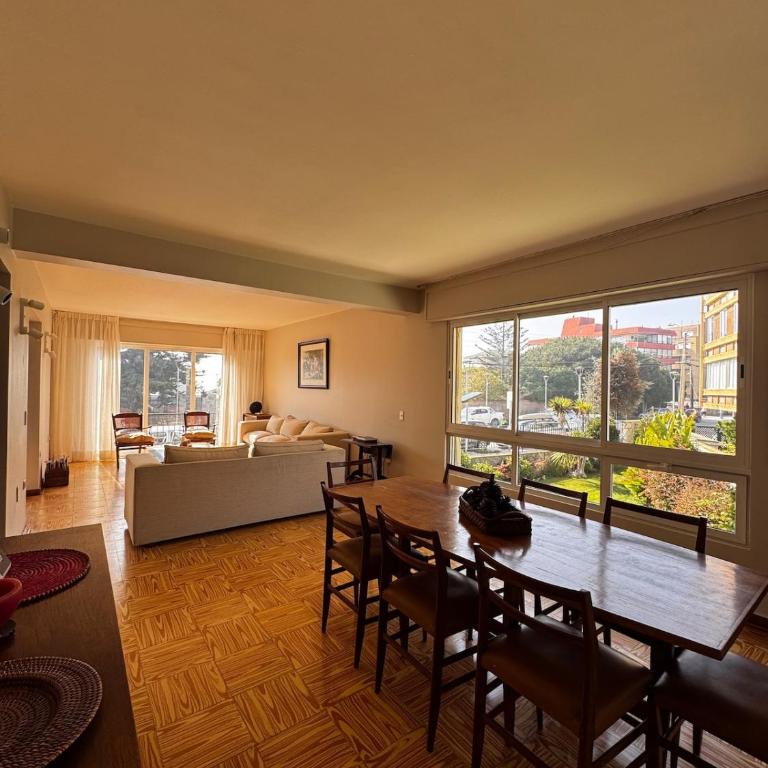 Ubicación ideal - Casa de 4 dormitorios - 8