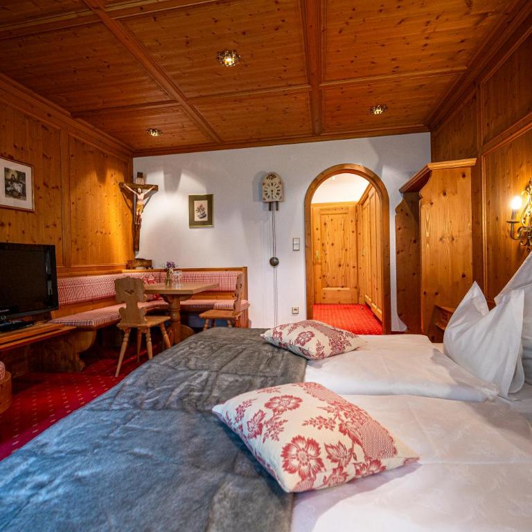 die AlpenRose - Deluxe Doppelzimmer (2 Erwachsene & 1 Kind) - 9