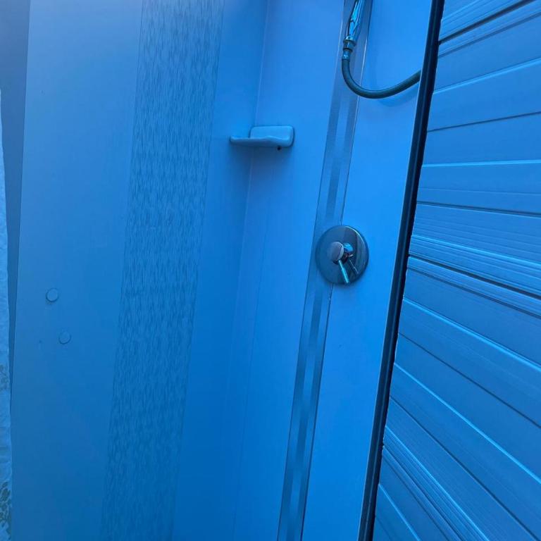 Villas del Rio Glamping - Habitación con cama extragrande y vistas a la montaña - 15