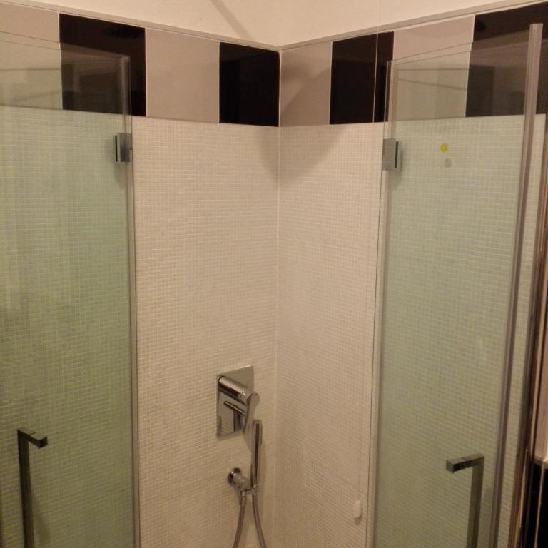 B&B Rosa Blu - Standard Single Room with Shower - 9