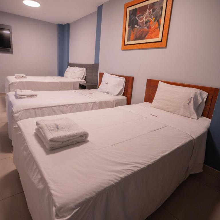 Hotel JORGE CHAVEZ - Family Room - 2