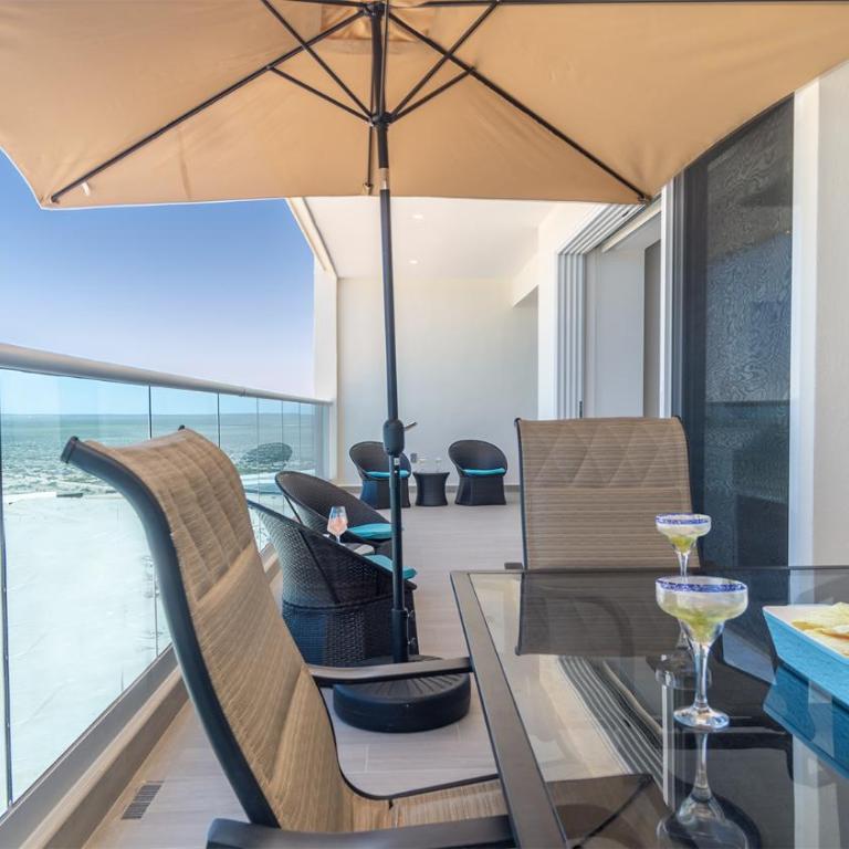Beach Getaway 2 Bedroom Condo W802 - Vacation Home - 13