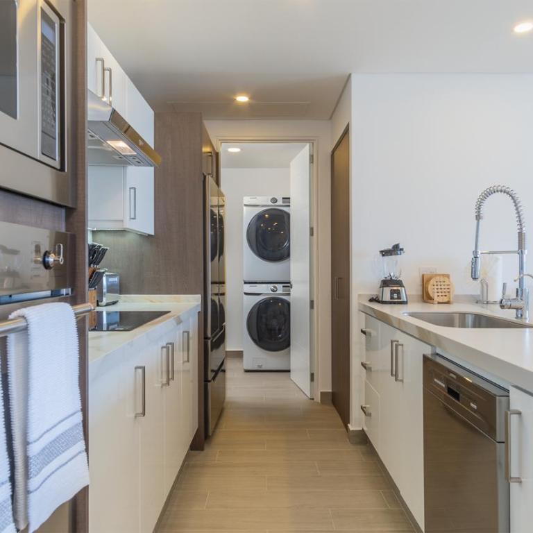 Beach Getaway 2 Bedroom Condo W802 - Vacation Home - 17