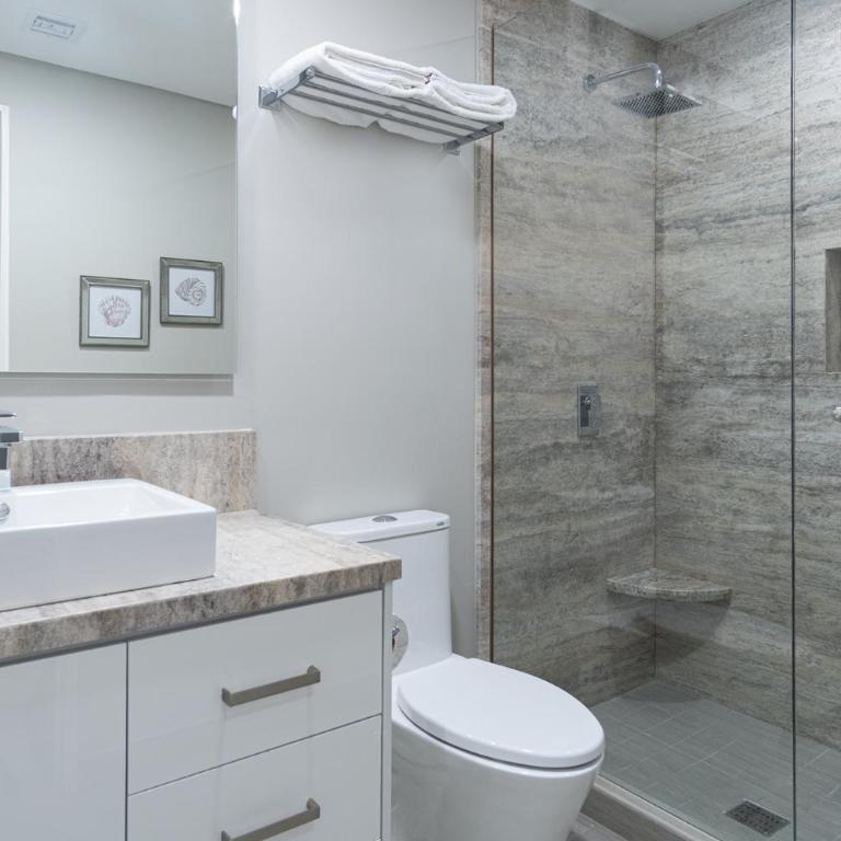 Splash in New Lazy River/Stay in Modern Luxury Encantame C-704 - Vacation Home - 8