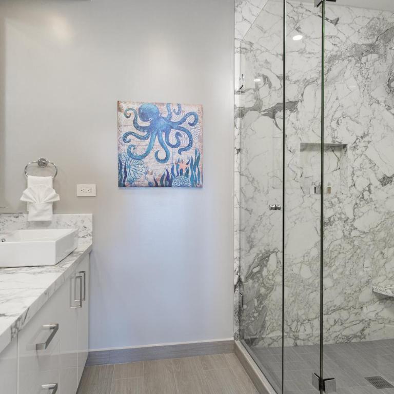 Splash in New Lazy River/Stay in Modern Luxury Encantame C-704 - Vacation Home - 16