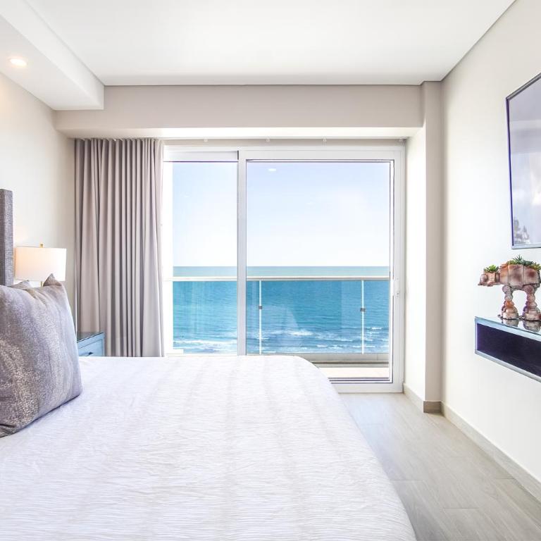May The Force Be With You! The Galaxy Star Wars theme at Encantame Towers C801 - Vacation Home - 15