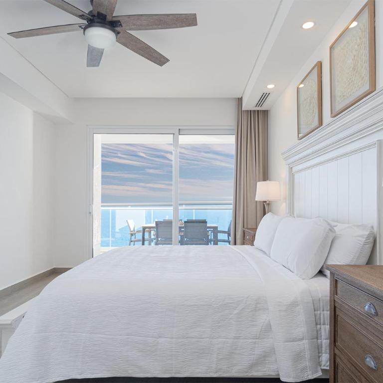 Sandy Paws 2 bedroom 2 bath Ocean Front Encantame Towers C1604 - Casa - 29