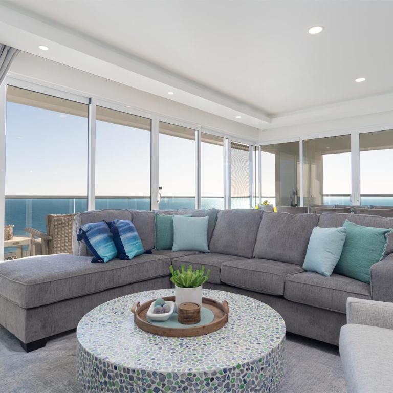 Impressive & beautiful 3 bedroom end unit Ocean Front Encantame C-1901 - Vacation Home - 1