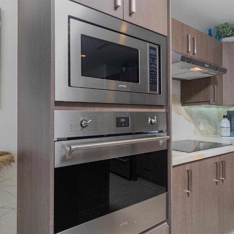 Impressive & beautiful 3 bedroom end unit Ocean Front Encantame C-1901 - Vacation Home - 10