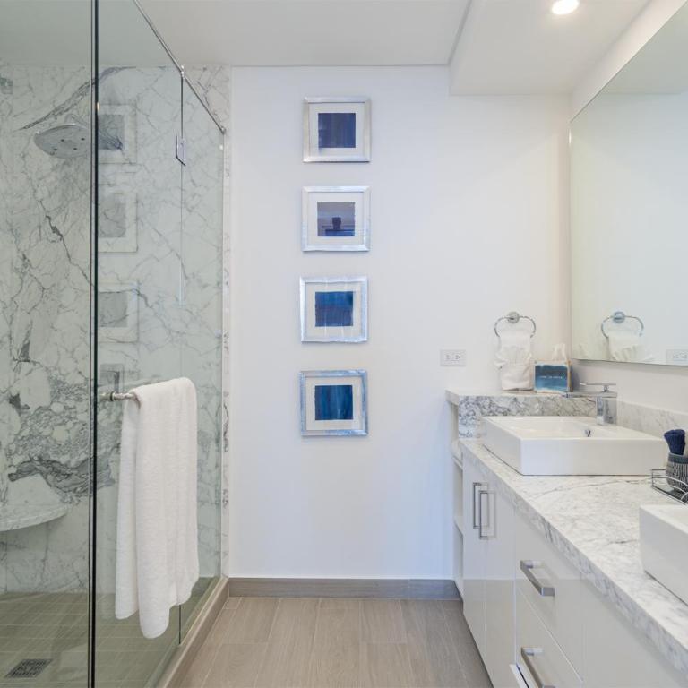 Impressive & beautiful 3 bedroom end unit Ocean Front Encantame C-1901 - Vacation Home - 18