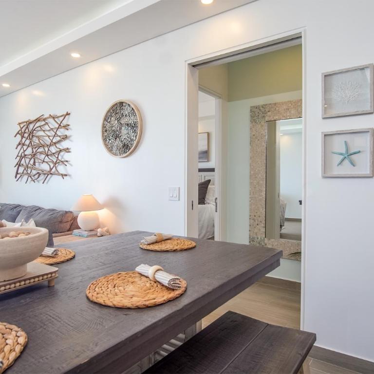 Amazing 2 bedroom Beach Front Condominium at Encantame E1102 - Casa - 8