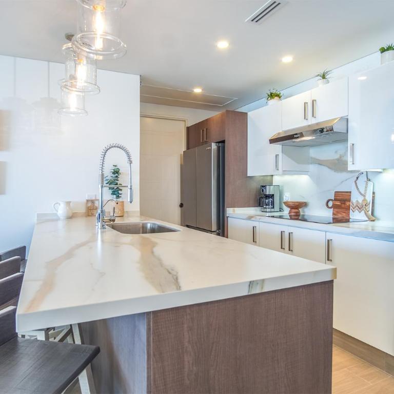 Amazing 2 bedroom Beach Front Condominium at Encantame E1102 - Casa - 11