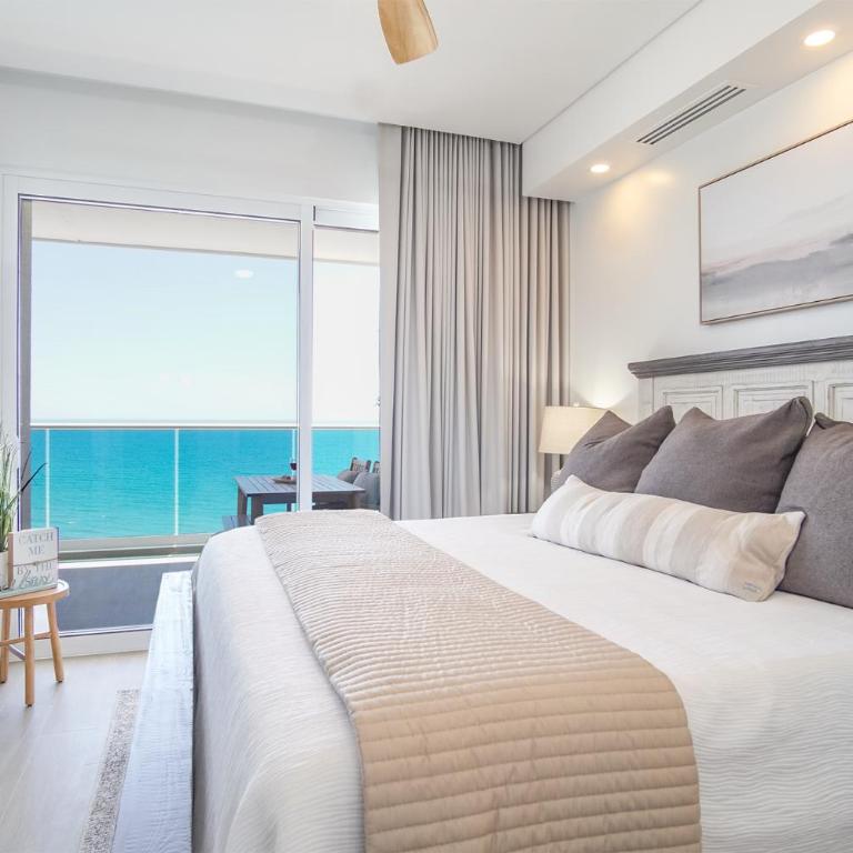 Amazing 2 bedroom Beach Front Condominium at Encantame E1102 - Casa - 18