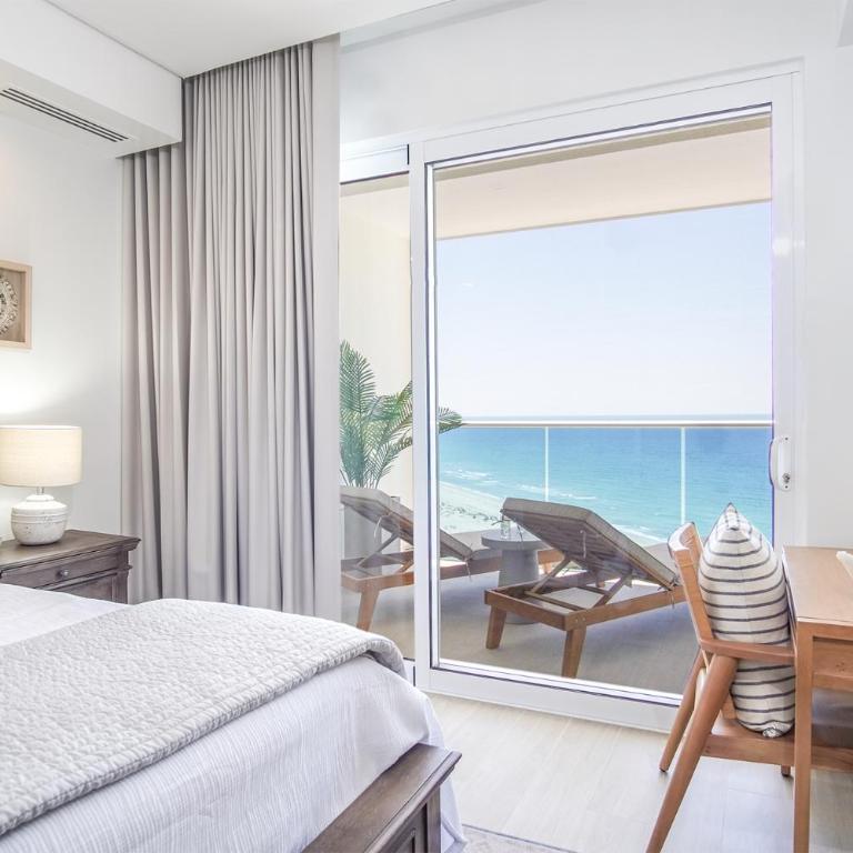 Amazing 2 bedroom Beach Front Condominium at Encantame E1102 - Casa - 17