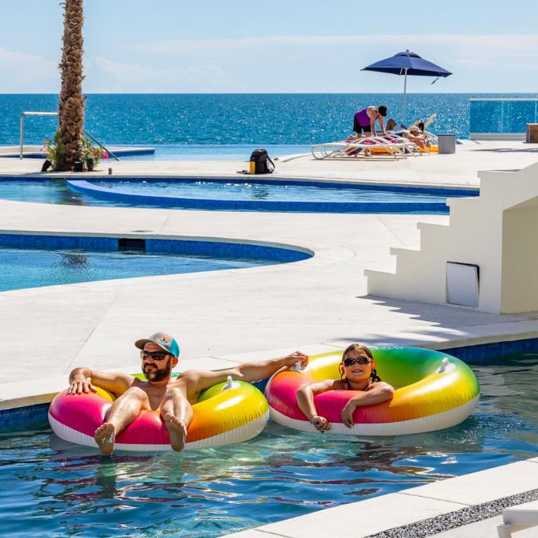 Amazing 2 bedroom Beach Front Condominium at Encantame E1102 - Casa - 43