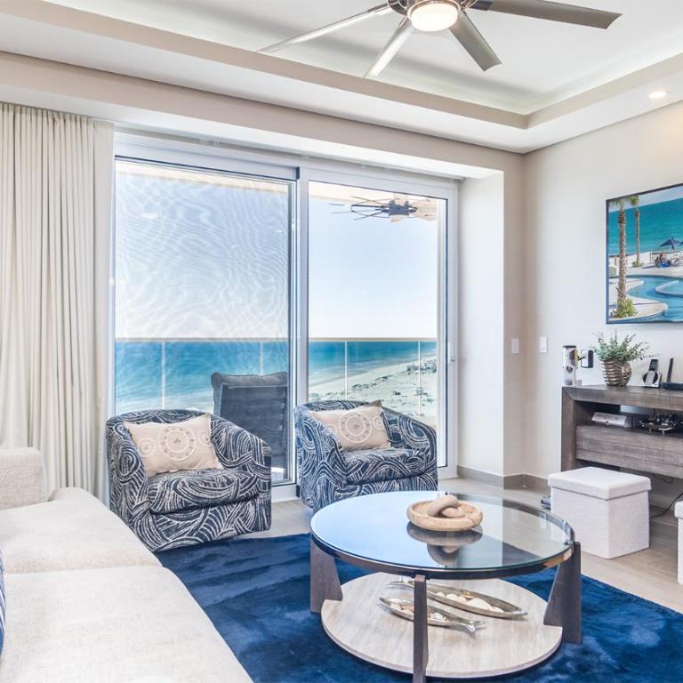 Waterfront Getaway 2 Bedroom Condo W704 - Casa - 2