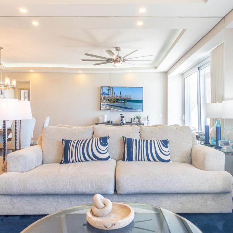 Waterfront Getaway 2 Bedroom Condo W704 - Casa - 3