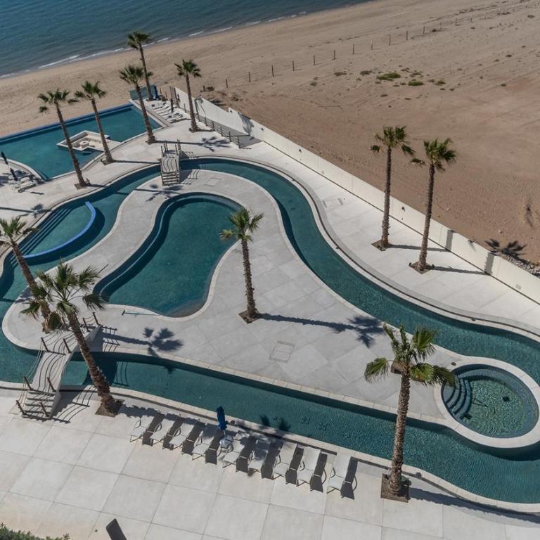 Waterfront Getaway 2 Bedroom Condo W704 - Casa - 32