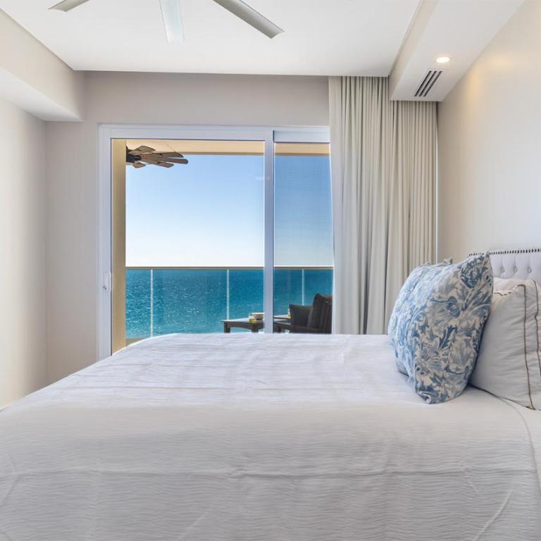 Waterfront Getaway 2 Bedroom Condo W704 - Casa - 14