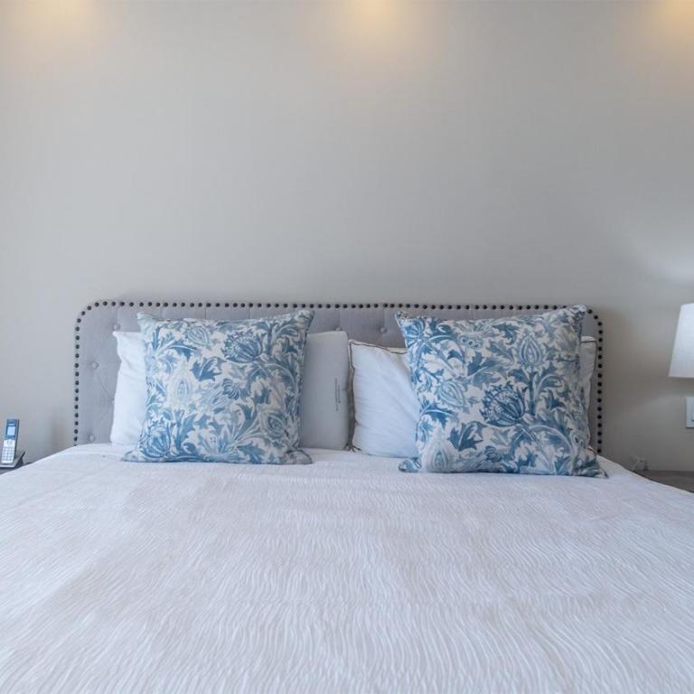 Waterfront Getaway 2 Bedroom Condo W704 - Casa - 15