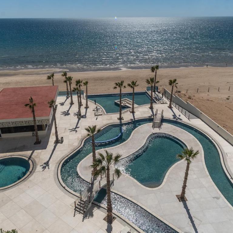 Waterfront Getaway 2 Bedroom Condo W704 - Casa - 31