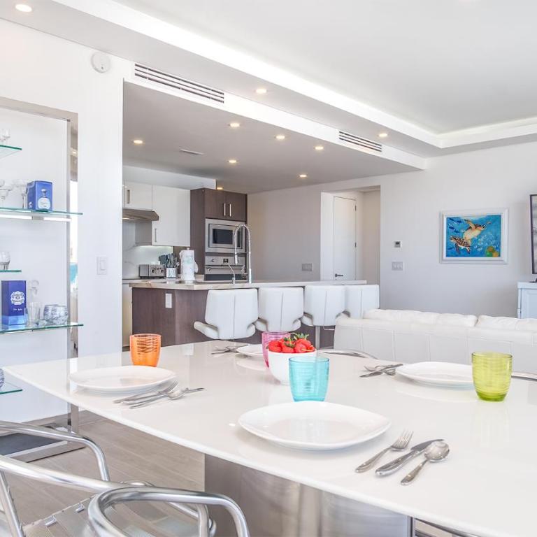 Breathtaking 2 bedroom condominium (E205) - Casa - 6