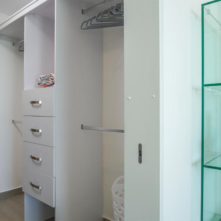 Breathtaking 2 bedroom condominium (E205) - Casa - 15