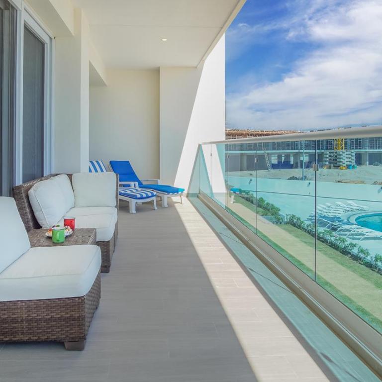 Breathtaking 2 bedroom condominium (E205) - Casa - 27