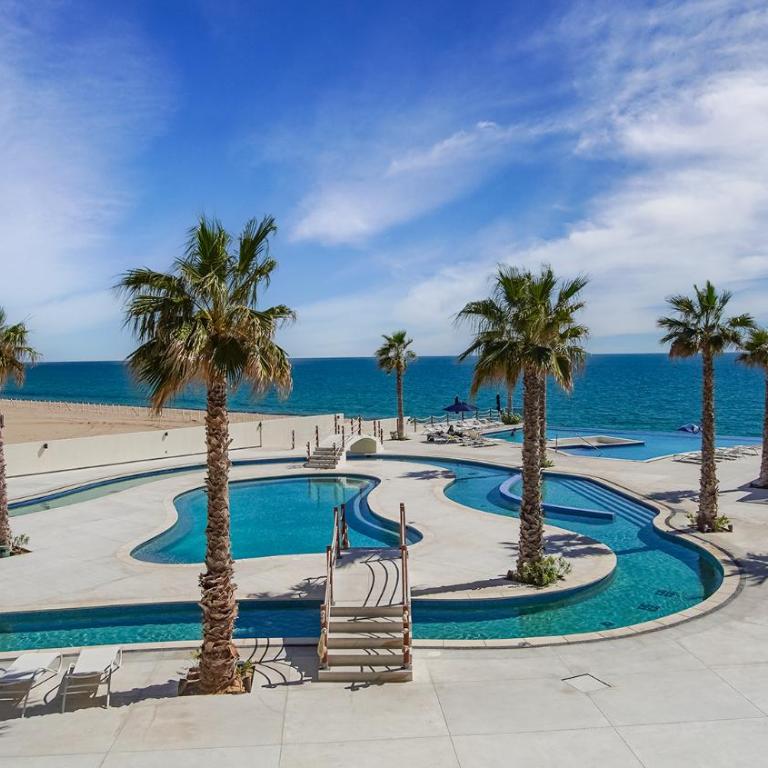 Breathtaking 2 bedroom condominium (E205) - Casa - 30