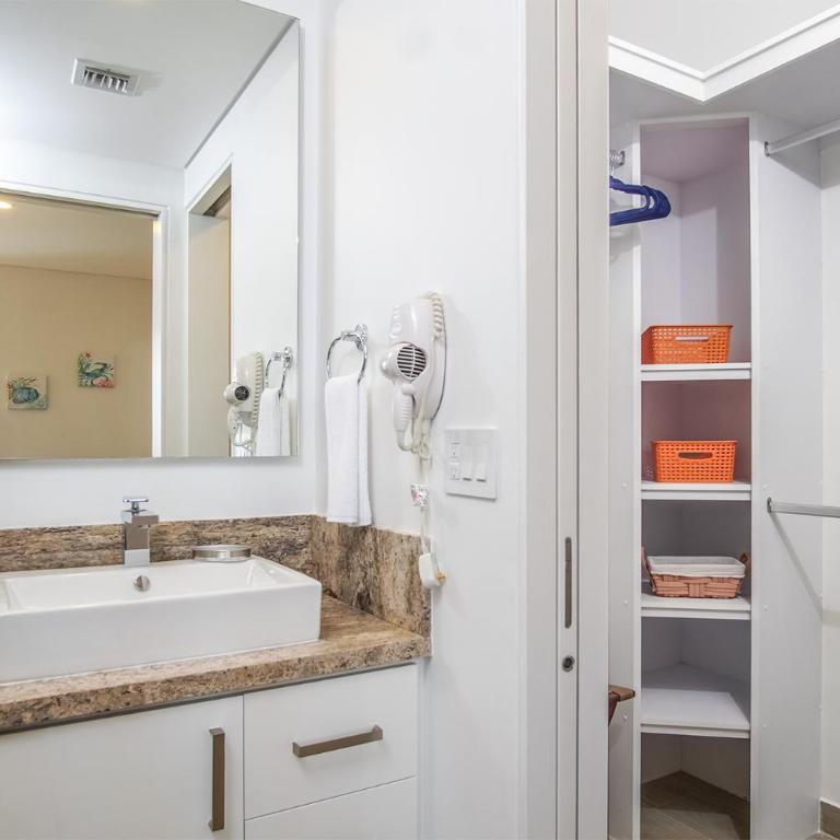 Confortable 2 bedroom condo Encantame Towers Verano 905 - Casa - 19