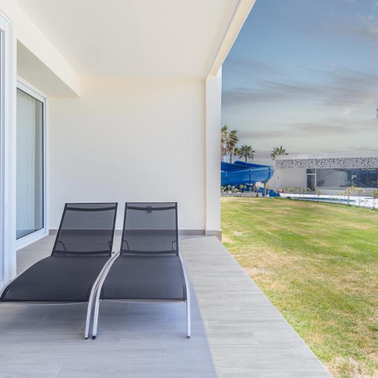 Luxurious 2 Bedroom Ground floor Condo W104 - Vacation Home - 25