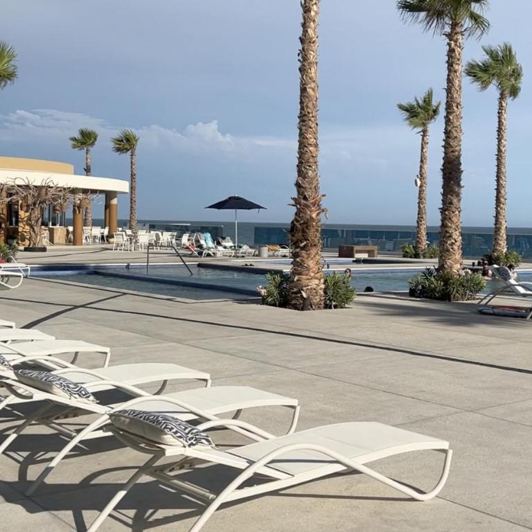 Amazing two bedroom beach front condo W405 - Casa - 32