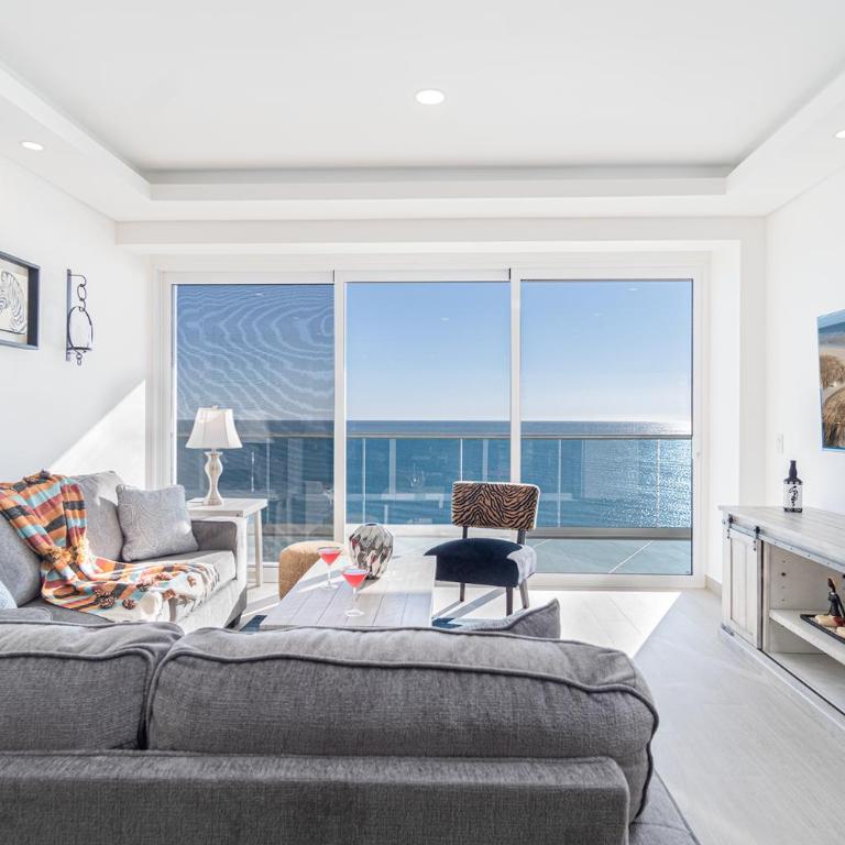 Stay in Luxury/Splash in New Lazy River this Winter Encanatame Towers 902 - Vacation Home - 17