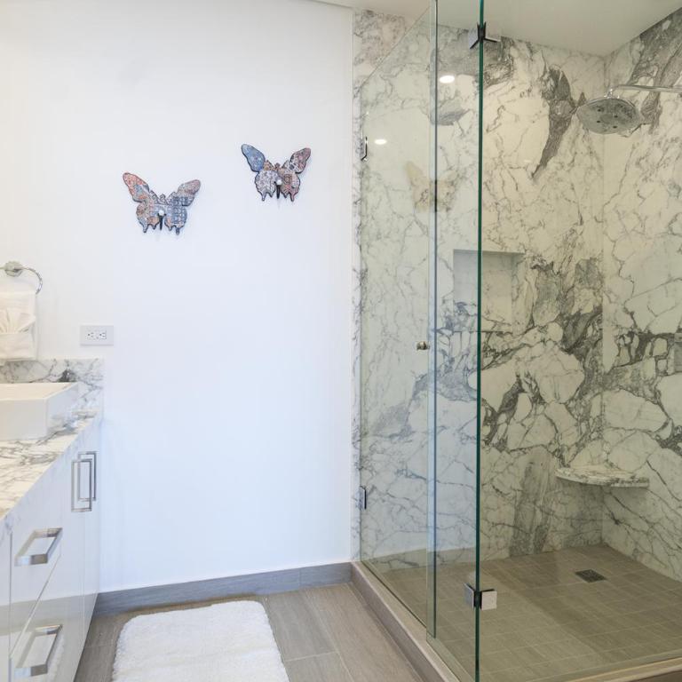 Stay in Luxury/Splash in New Lazy River this Winter Encanatame Towers 902 - Vacation Home - 20