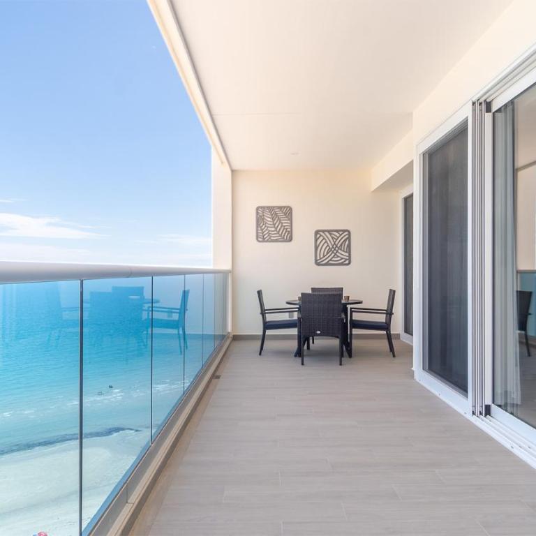 Panoramic beach front condo Verano 1704 - Casa - 23
