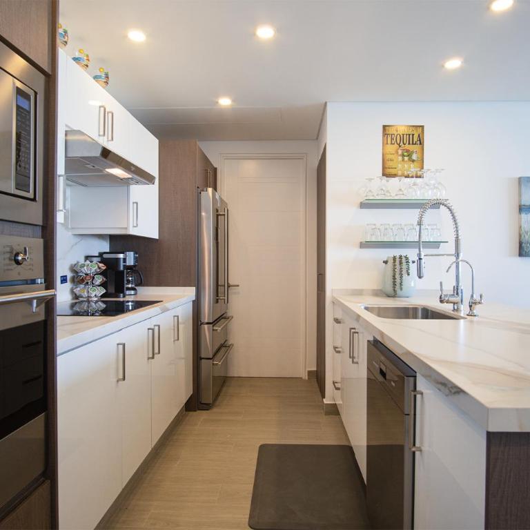 Splash in The New Lazy River and Sleep In Luxury Encantame Towers C 1202 - Vacation Home - 7
