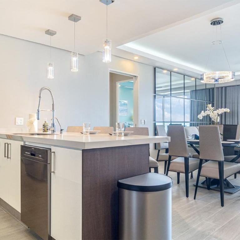 Amaizing condo by the beach Encantame W1704 - Casa - 9