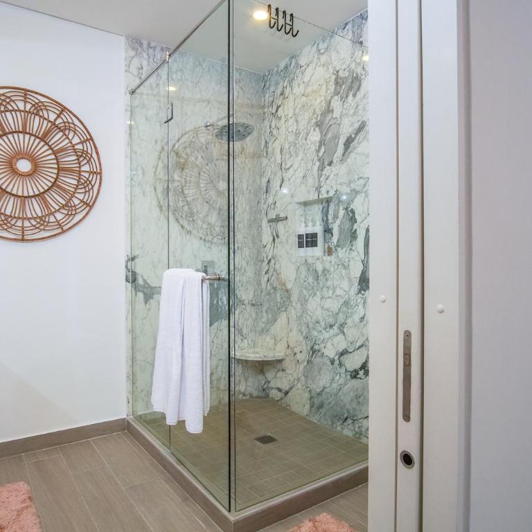 Awesome 3 bedroom condo Encantame Tower E 301 - Casa - 28