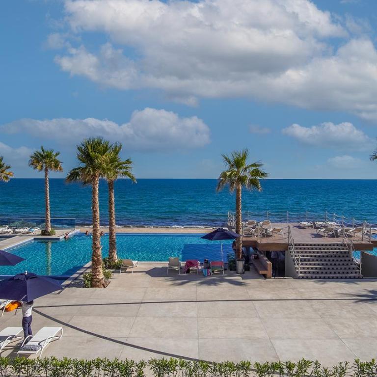 Amazing Beach Front Condo Velero 204 at Encantame Towers - Vacation Home - 26