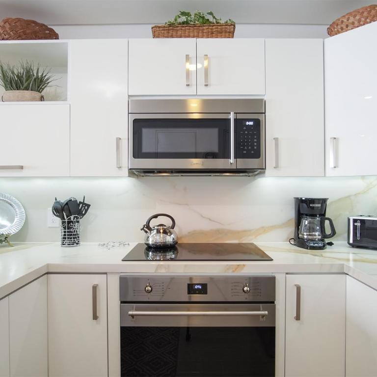 Stunning 1 bedroom condominium (Encantame Verano 1003) - Casa - 11