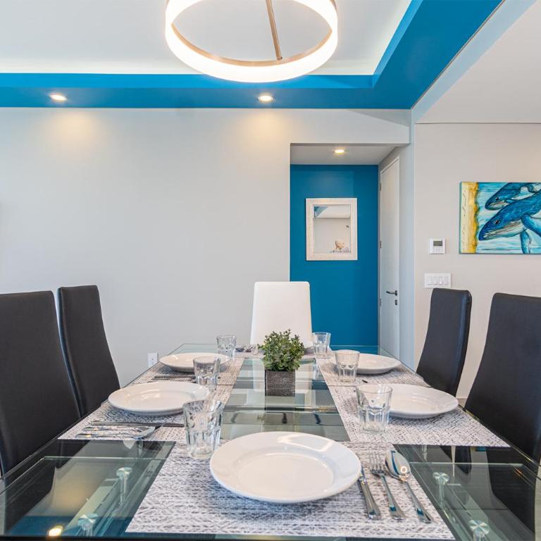 Modish 2 BR Condo at Encantame Towers Velero 2204 - Casa - 10