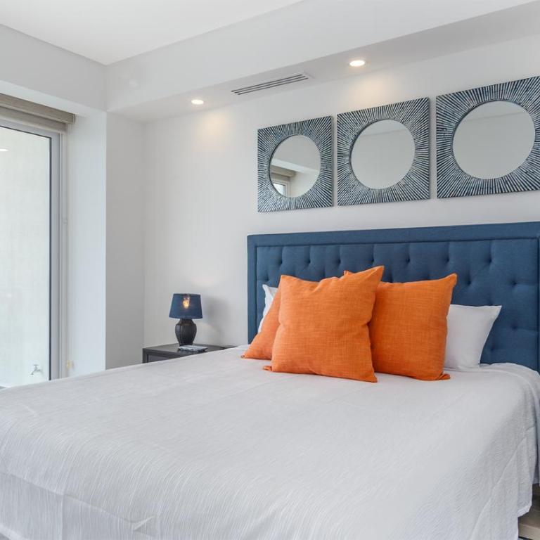 Lavish 1 bedroom Beach Front Condominium Encantame C-1403 - Casa - 11